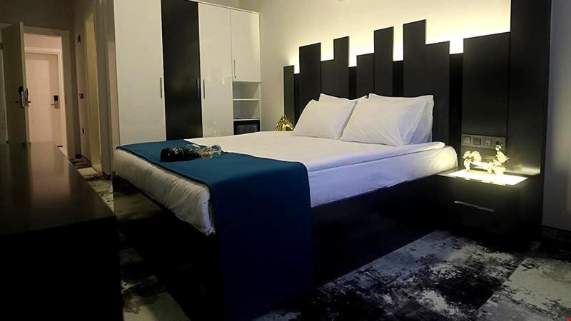 Plaza Hotel Izmir Eksteriør billede